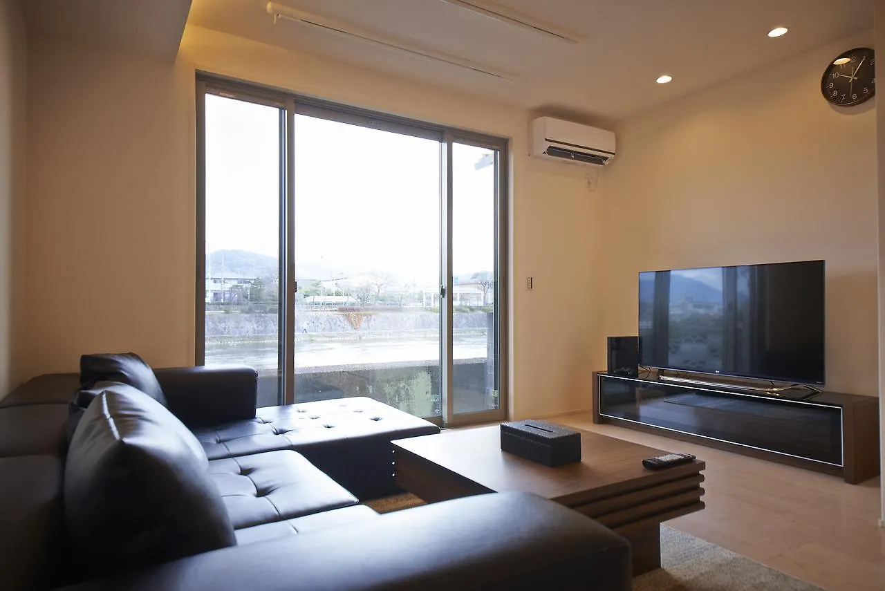 Kyoto River Side Modern House 0*,